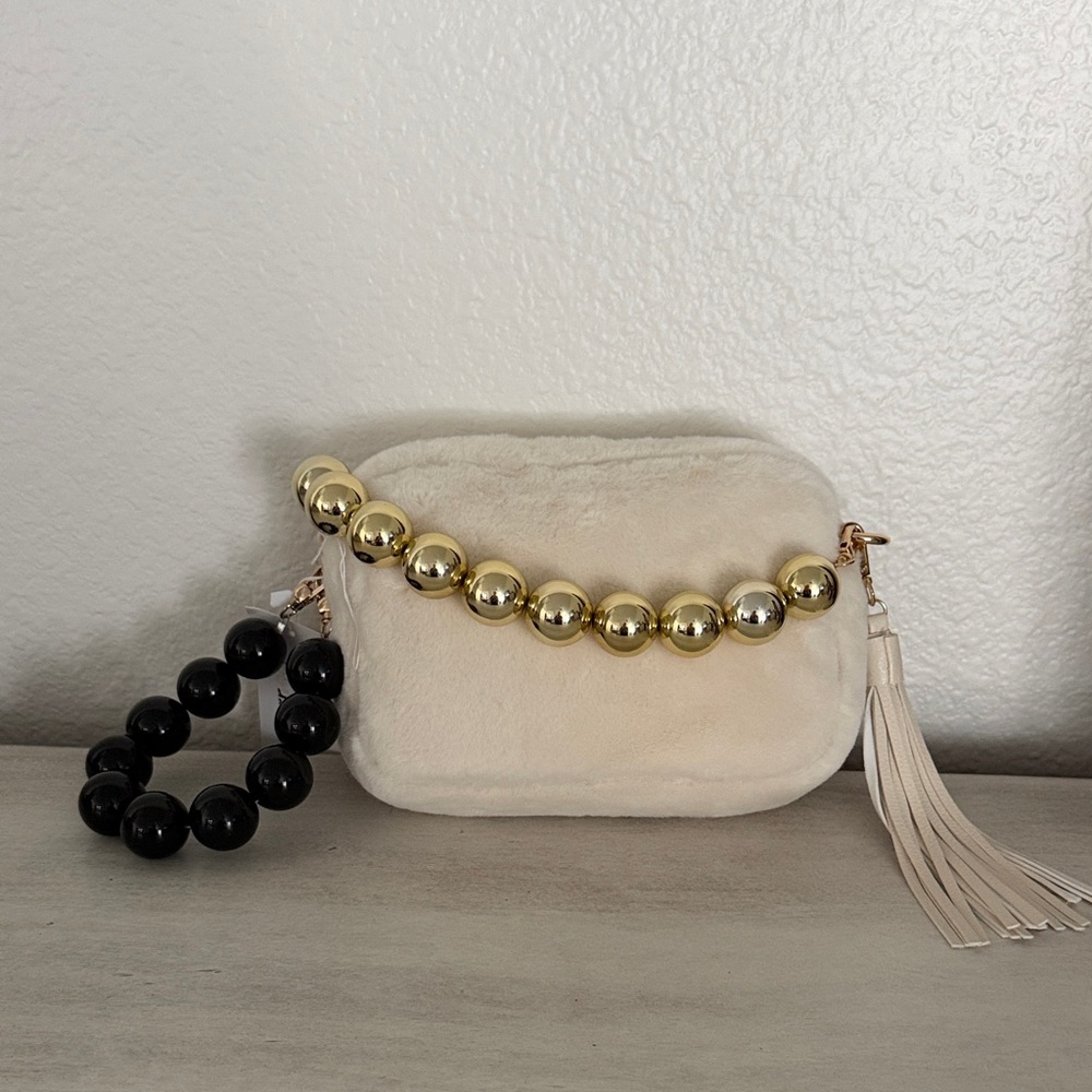 BNWT Ah-Dorned Faux Fur bag Elegant Cream and Gold Women's Bag